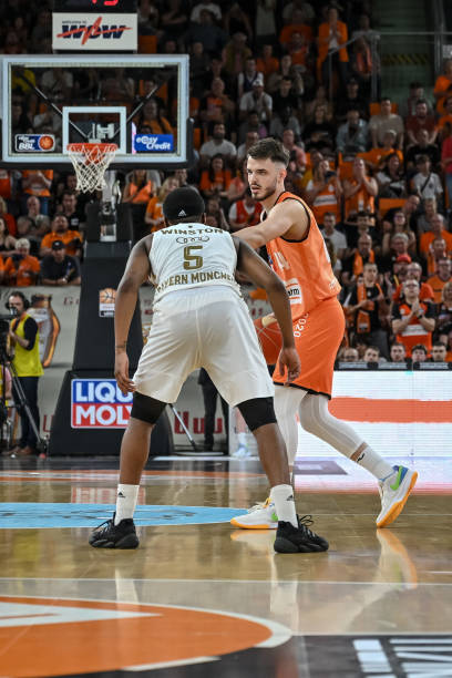 的热情与支 的热情与支